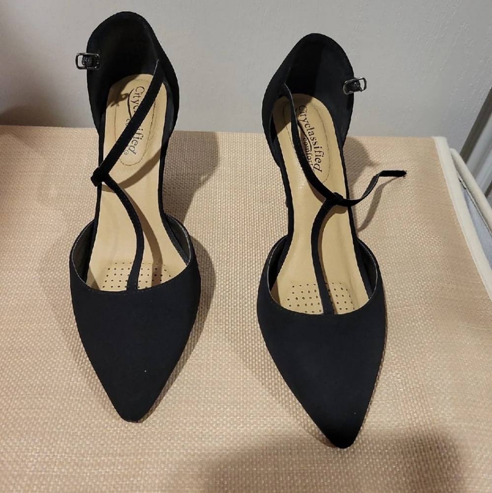 Sexy black heels